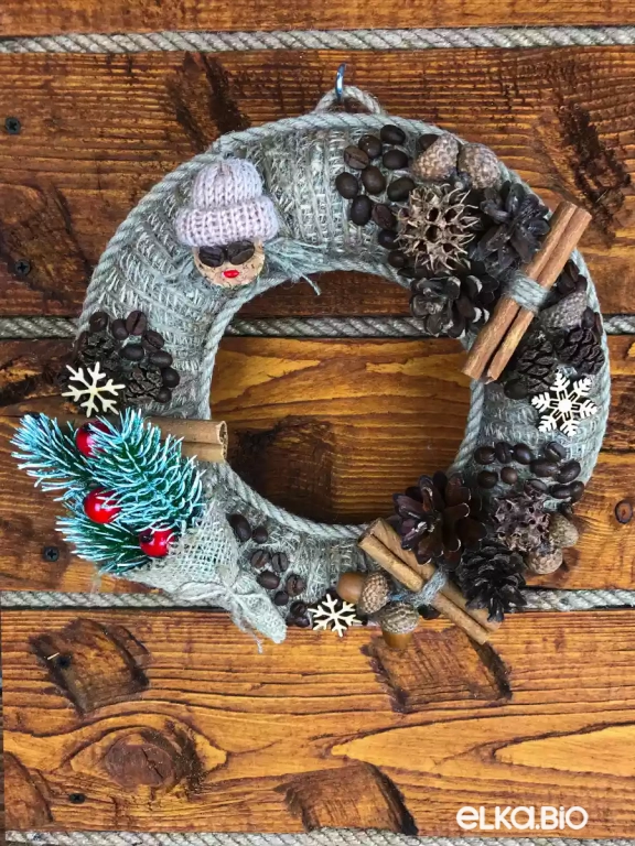 Венок декоративный Девочка в шапке Т38-В7