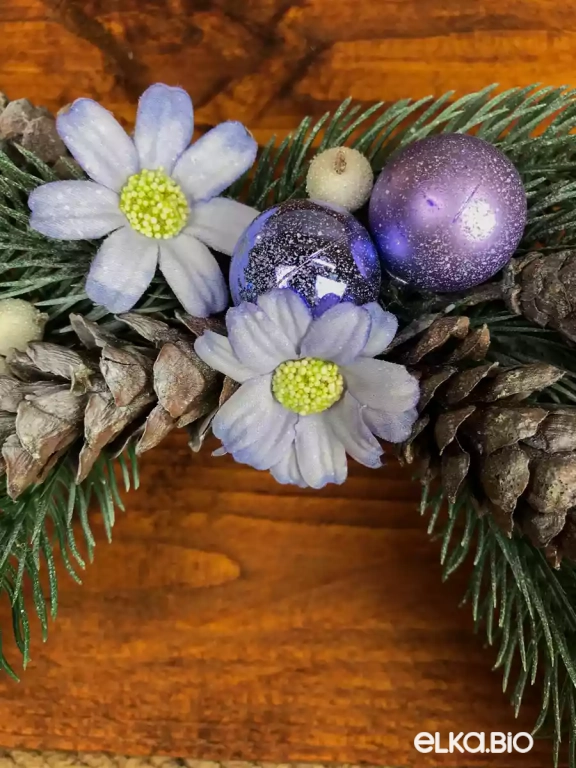 Венок декоративный из лозы и шишек А22-В5 Венок декоративный из лозы и шишек А22-В5