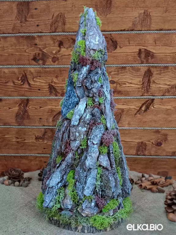Настольная новогодняя елка из коры и мха Величество природы Т11-В12 Настольная новогодняя елка из коры и мха Величество природы Т11-В12