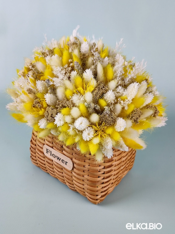 Букет из сухоцветов в корзине  А136-B105