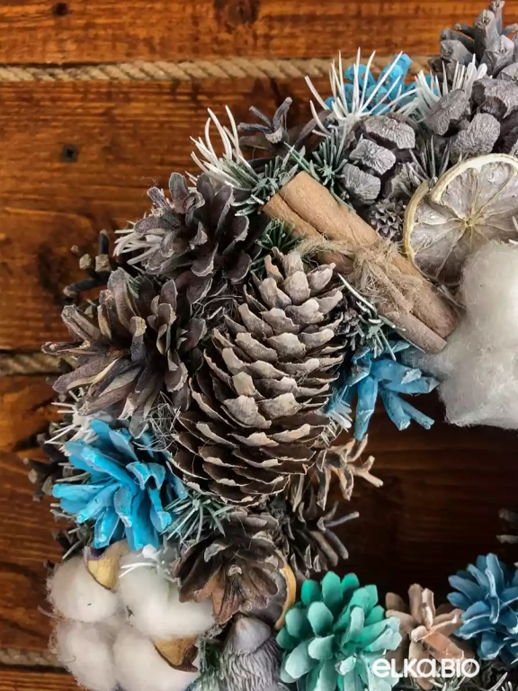 Венок декоративный из шишек Нежность Т39-В7