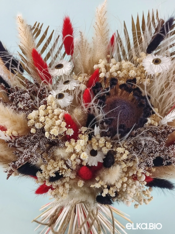 Букет из сухоцветов с лагурусом и протеей Ю71-B105 Букет из сухоцветов с лагурусом и протеей Ю71-B105