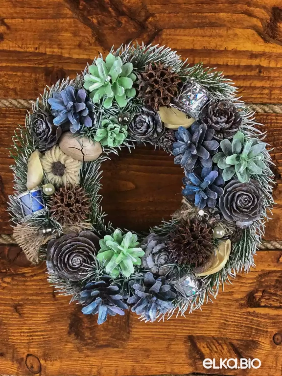 Венок декоративный из шишек Цветочный Т41-В6 Венок декоративный из шишек Цветочный Т41-В6