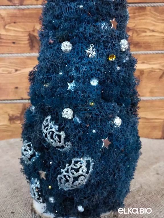 Настольная декоративная елка из мха и декора Ночь перед волшебством Б34-В66