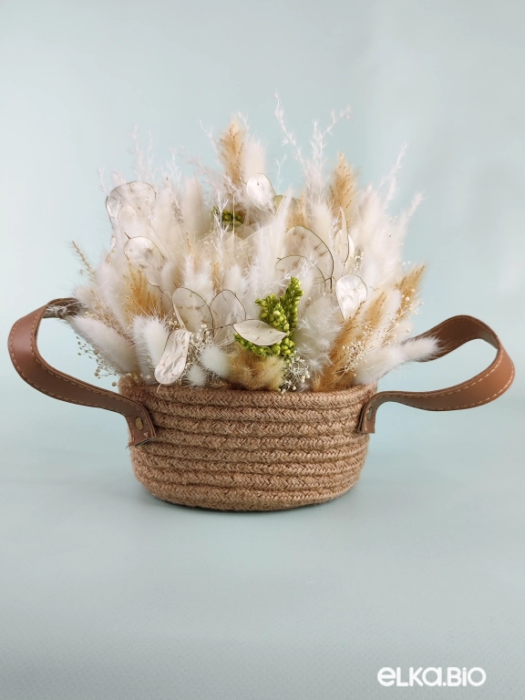 Композиция из белых цветов в корзине Б67-B103